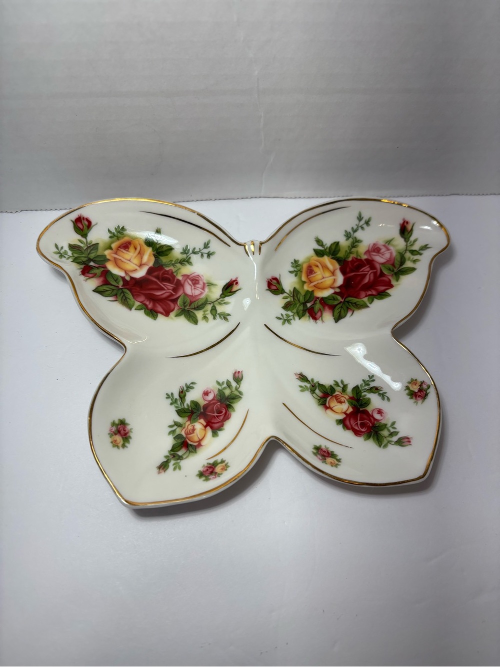Trinket Dish Butterfly Shaped Old Country Roses Royal Albert 1962 GrandmacoreVTG
